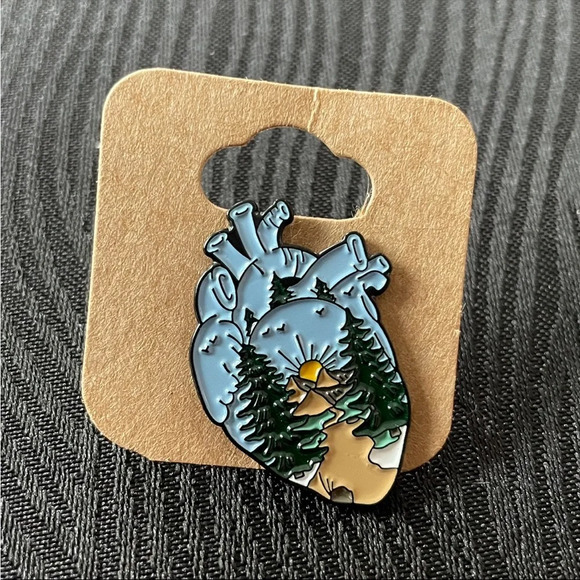 $5 Bundled  Heart Hiking Outdoors Enamel Pin - Picture 1 of 1